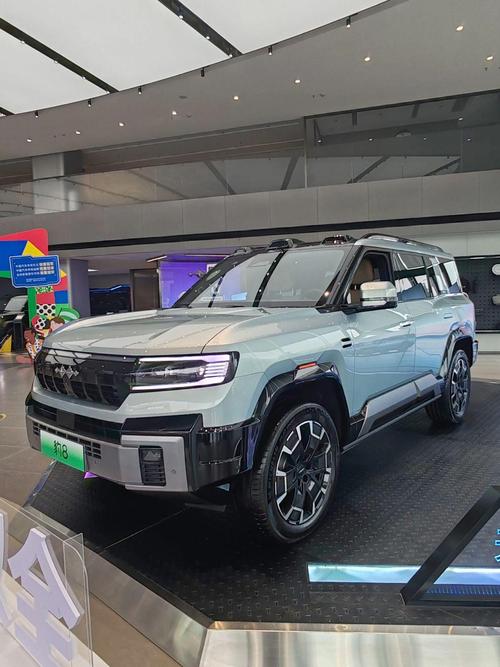 成都239比亚迪方程豹硬派越野的爆款，英菲尼迪35周年与你共成长